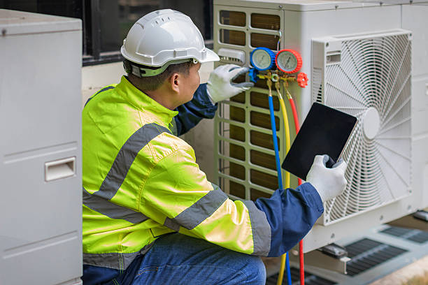 Professional Ac Installation technician working in Marshfield, MA